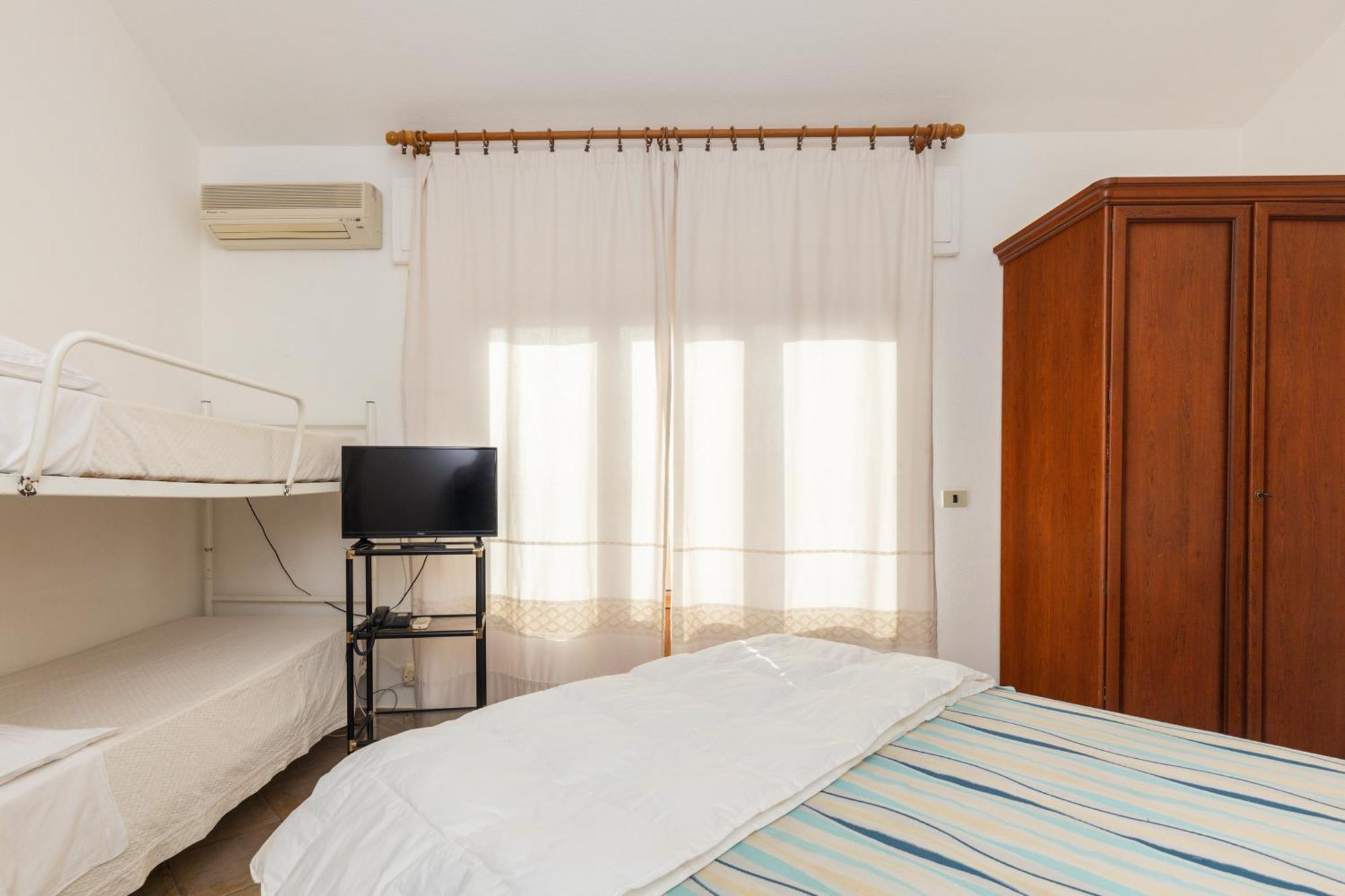 Hotel Donatella Posada  Eksteriør billede